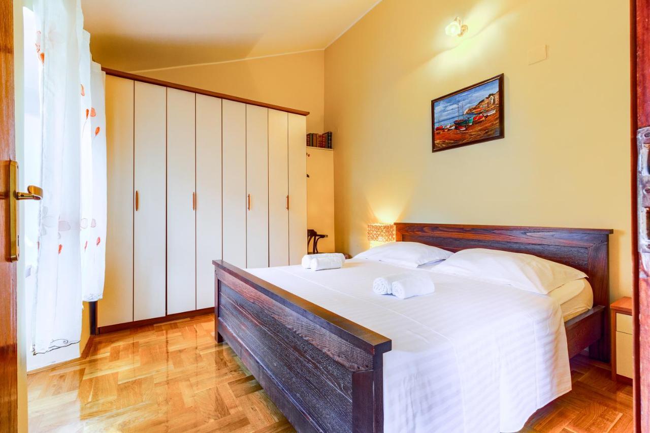 Old Stone House St Lawrence In The Heart Of Sibenik'S Old Town Apartment ภายนอก รูปภาพ
